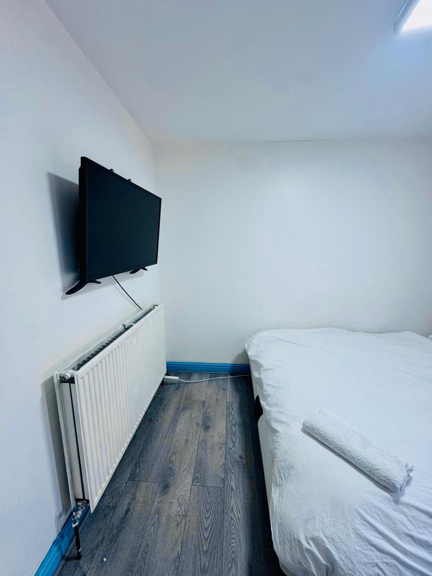 Unique Private Rooms Bolton Esterno foto