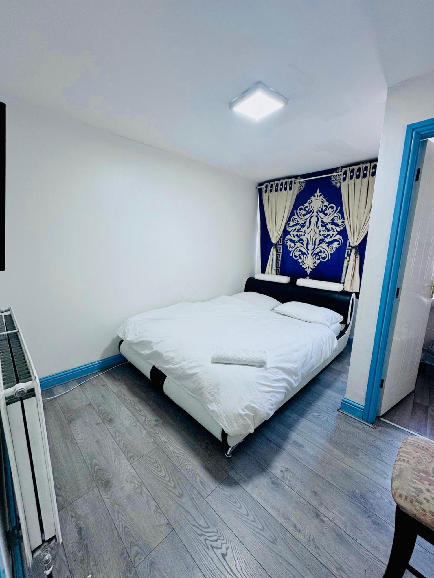 Unique Private Rooms Bolton Esterno foto