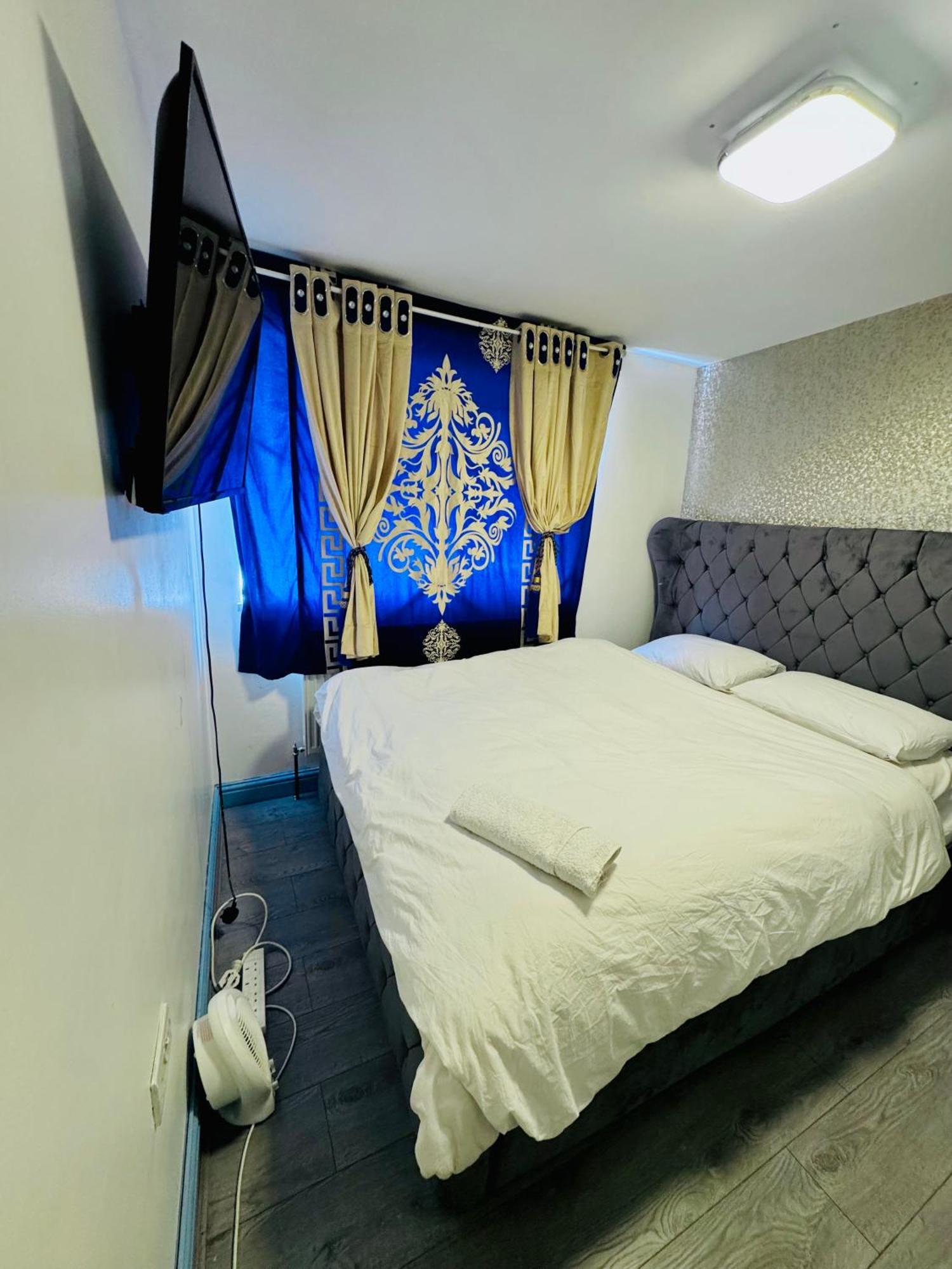 Unique Private Rooms Bolton Esterno foto