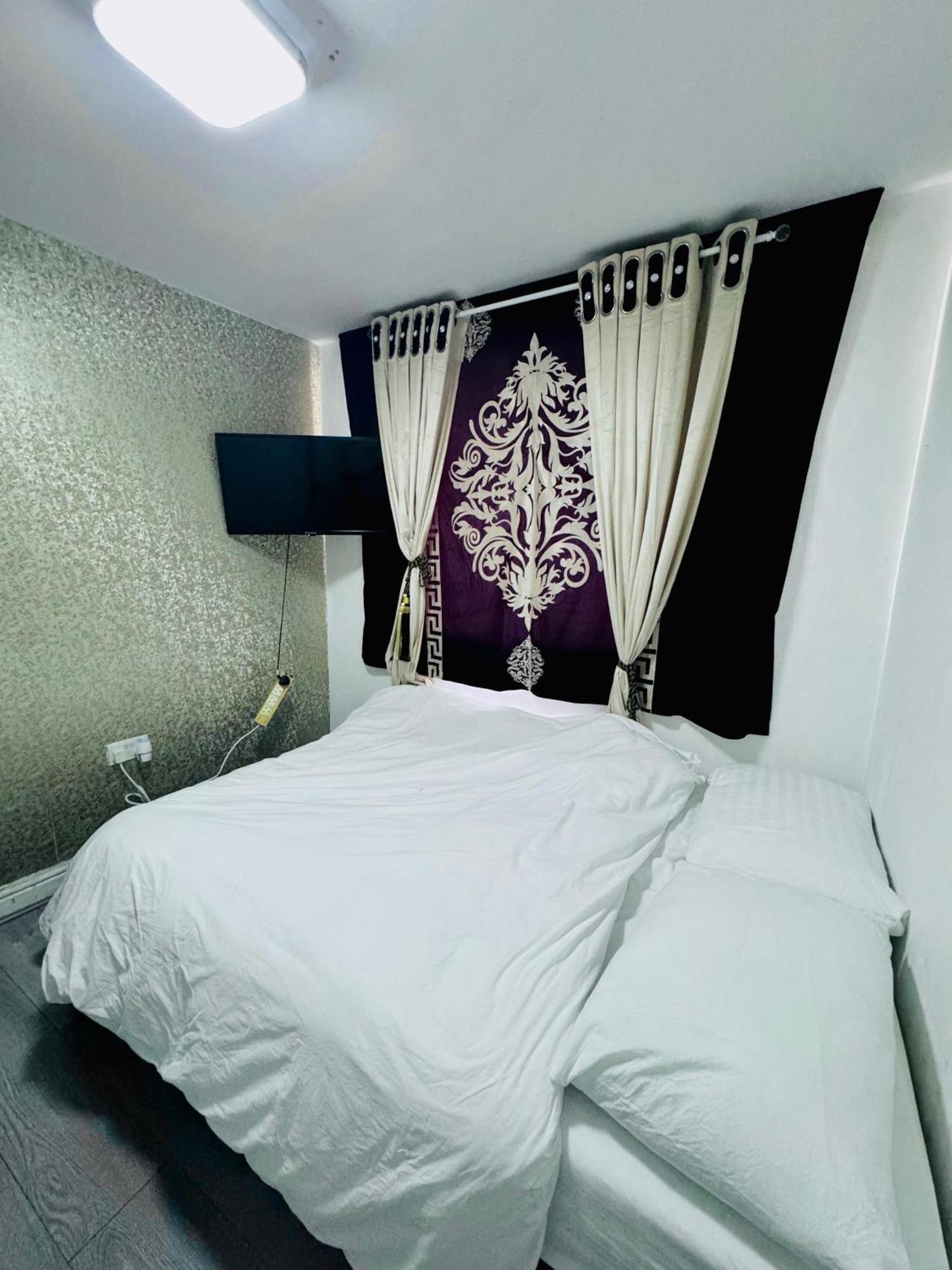 Unique Private Rooms Bolton Esterno foto